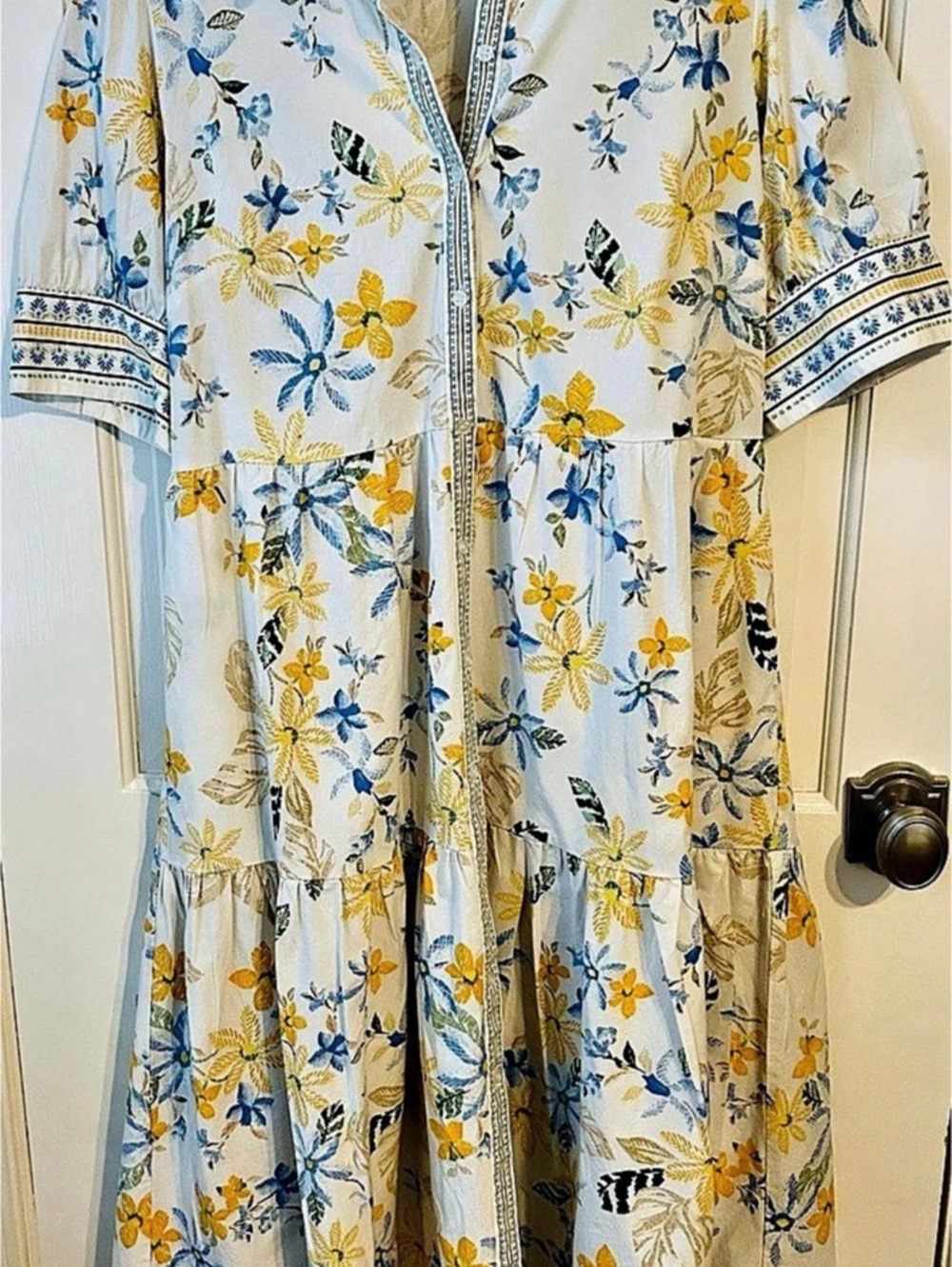 Crown & Ivy Floral Maxi Dress in White & Blue Size XL Like New